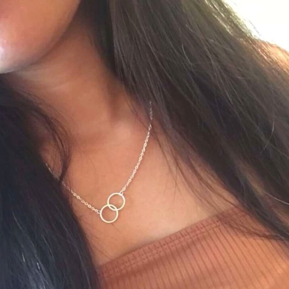 💥3/$28 New Minimalist Interlocked Infinity Circle Pendant Necklace Dainty - Picture 12 of 14